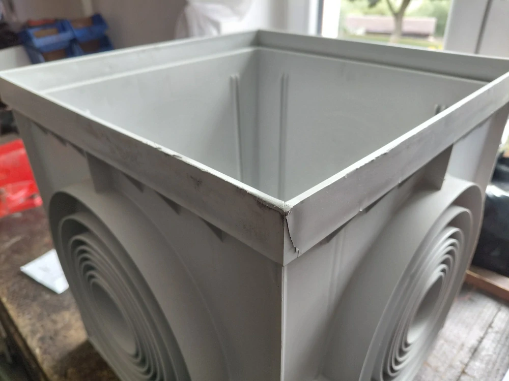 Dvorní vpusť 400x400mm s mříží - POŠKOZENÁ