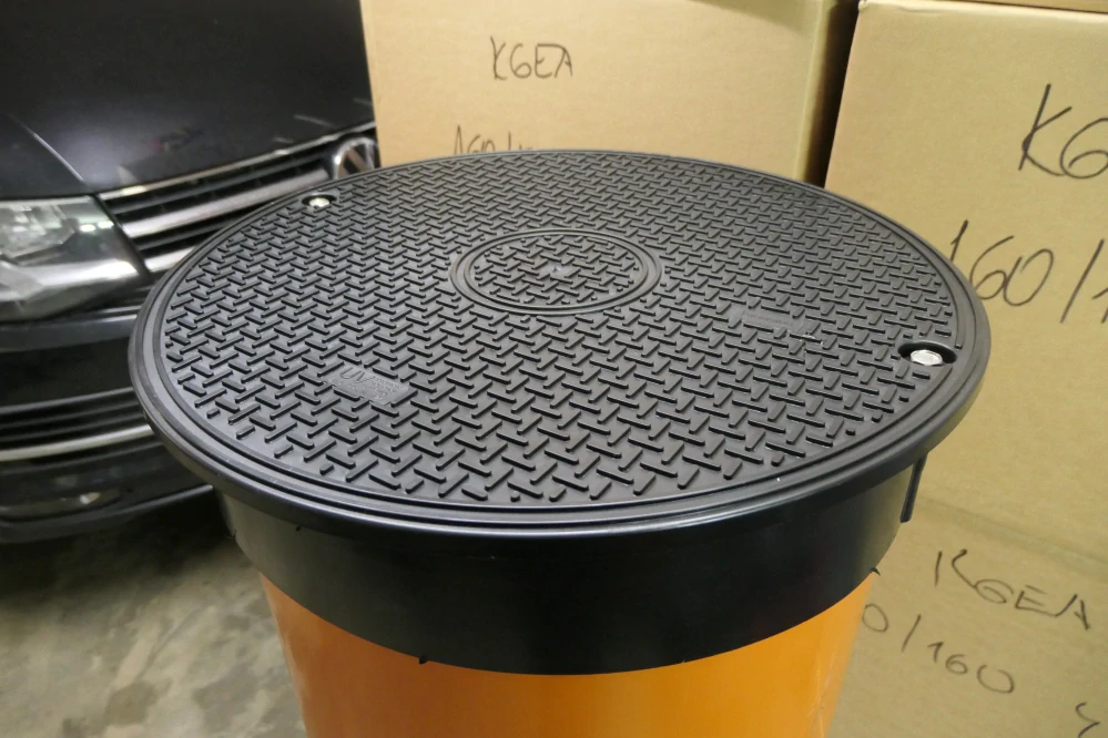 Revizní šachta 400mm průchozí KG 250 + plast. poklop 7,5t
