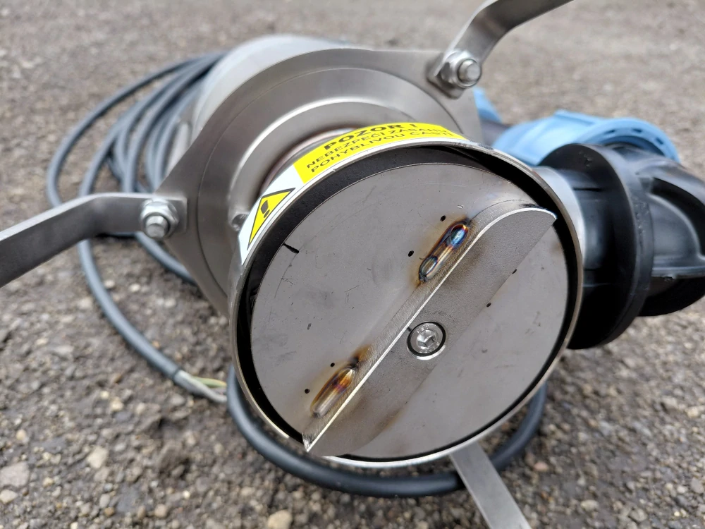 Čerpací jímka s kalovým čerpadlem 400 V – 1100 × 2000 mm