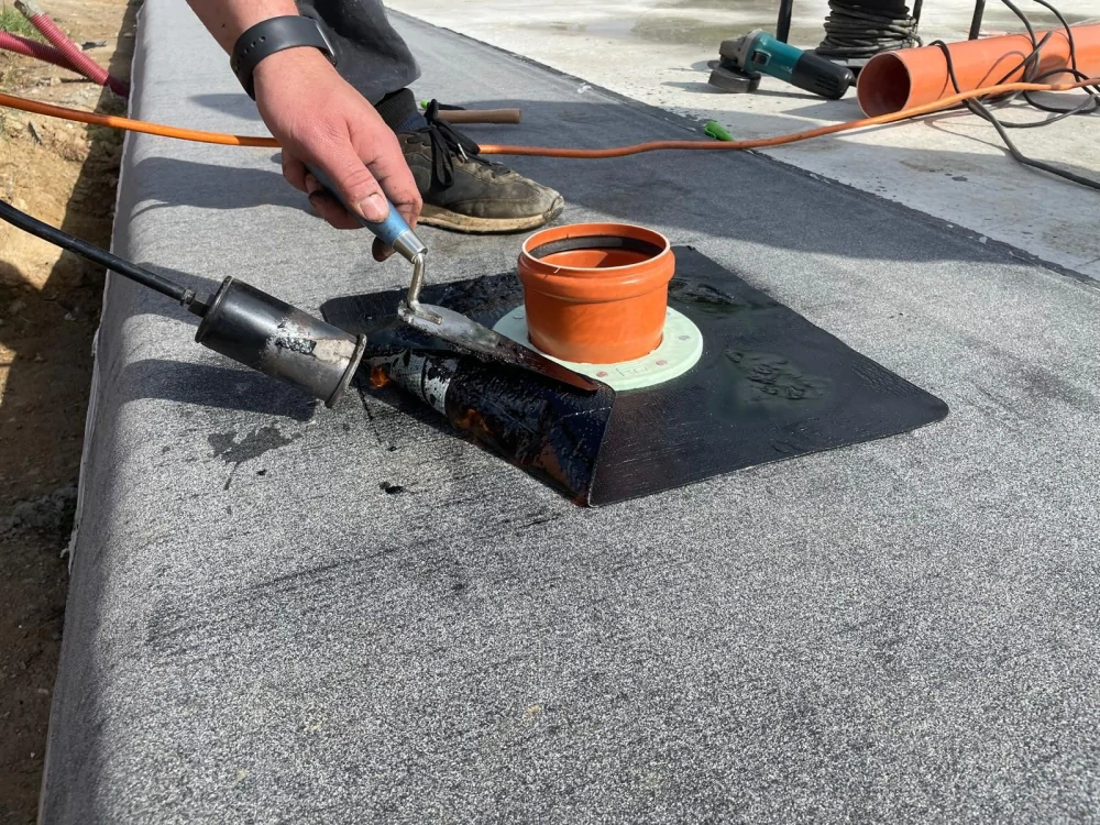 Prostup hydroizolací s asfaltovým pásem KG 160mm